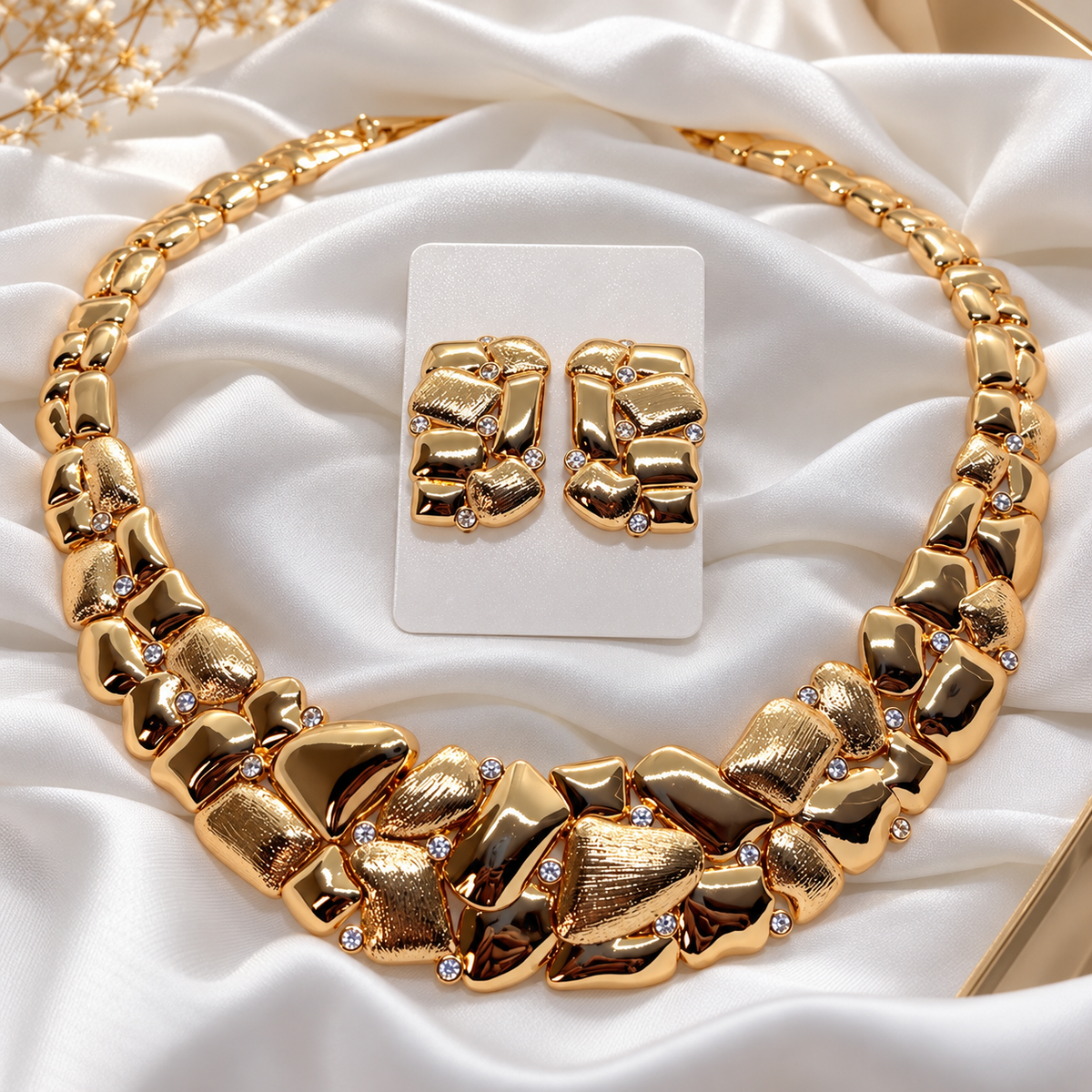 Conjunto Dourado liso e chapeado com zirconias